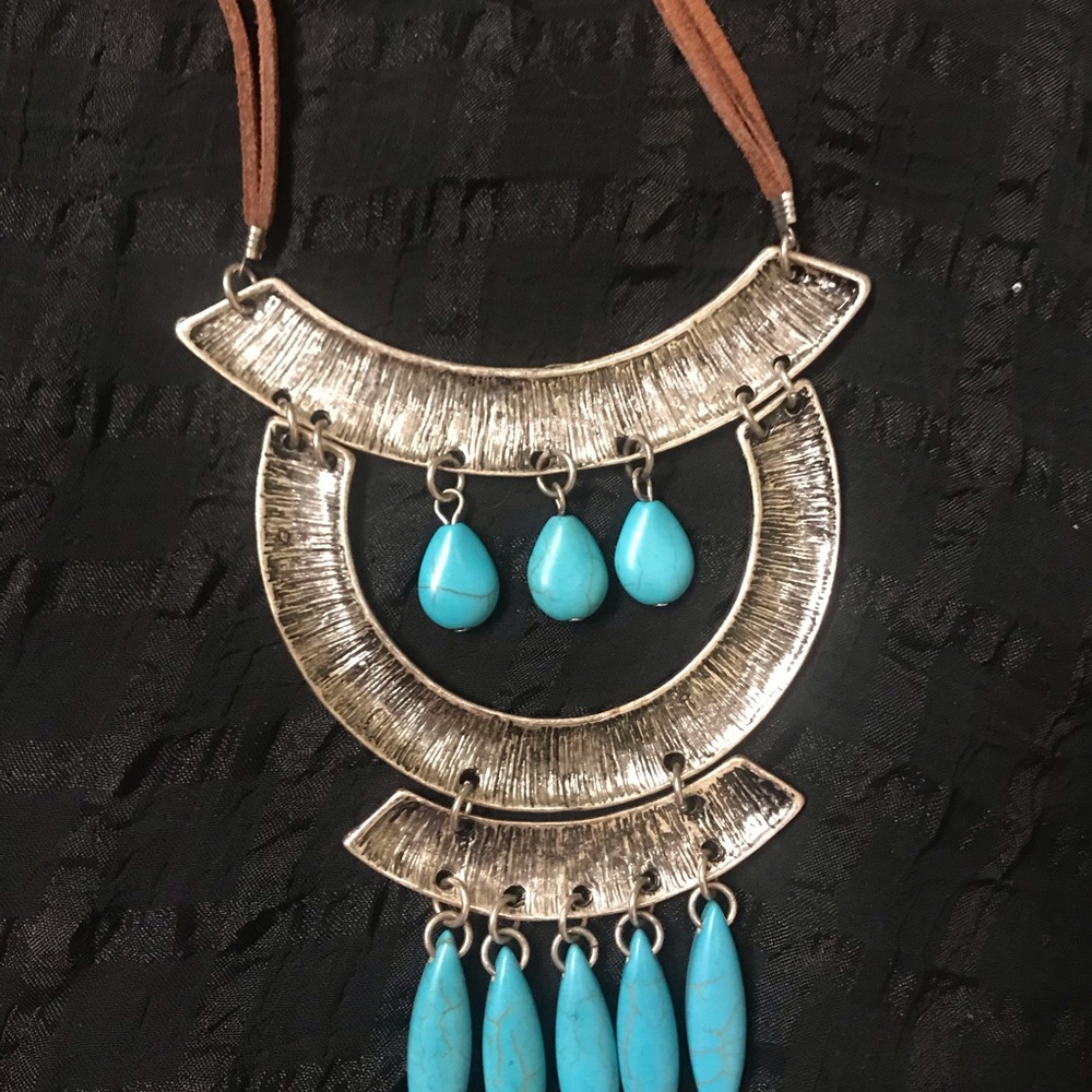 Beautiful statement necklace - Picture 4 of 4